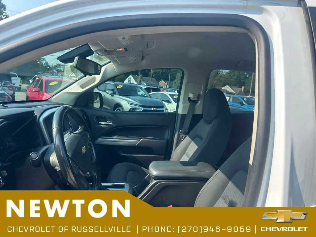 Used 2019 Summit White Chevrolet LT image 4