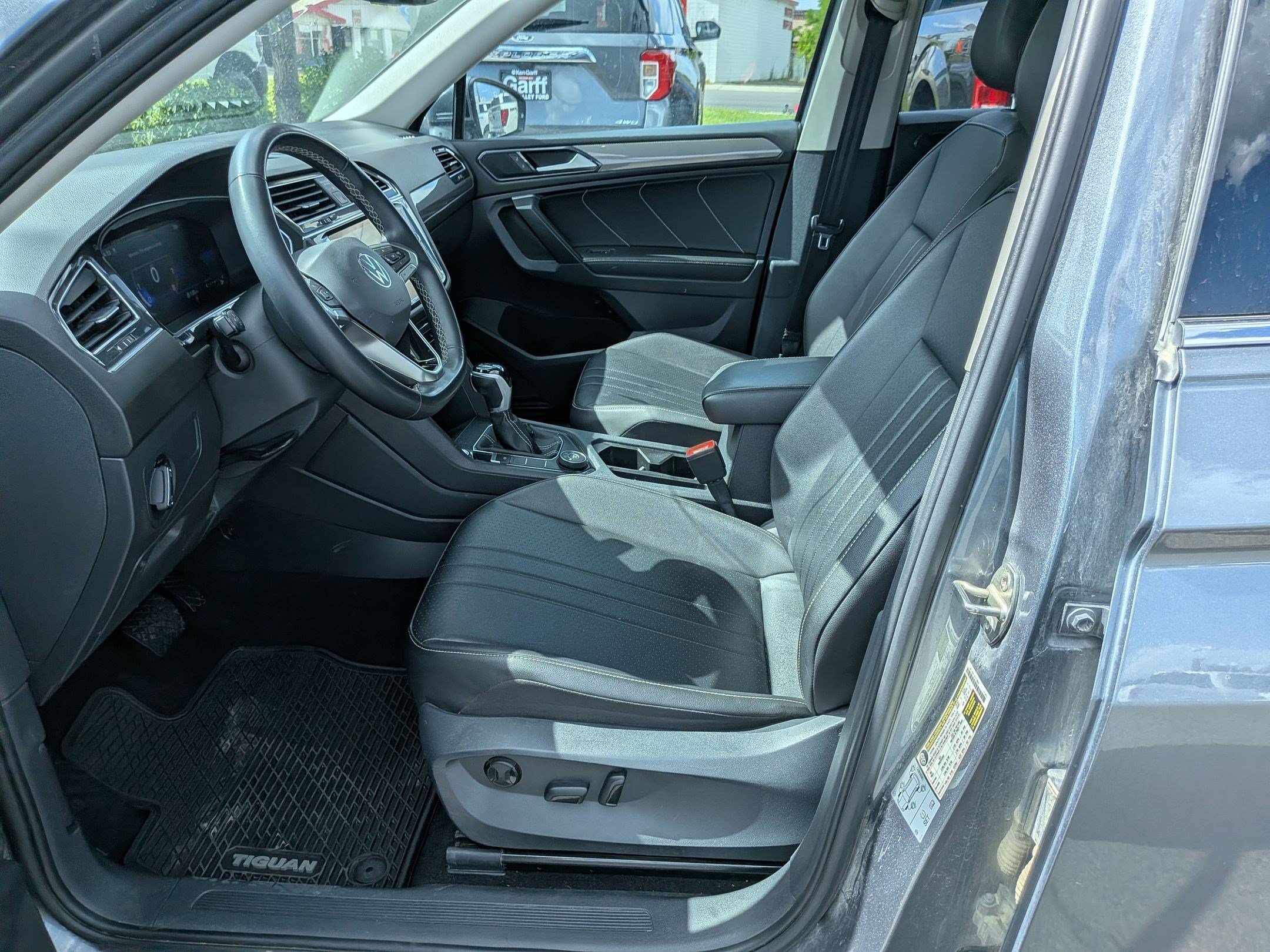 Used 2022 Platinum Gray Metallic Volkswagen SE image 25