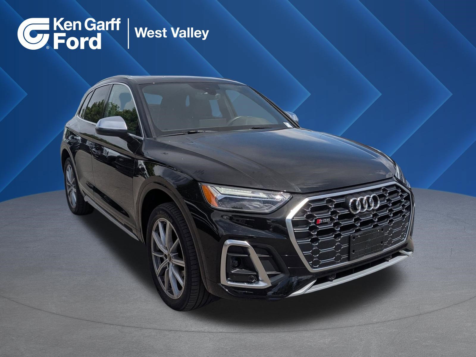 2023 Audi SQ5 Premium Plus's photo