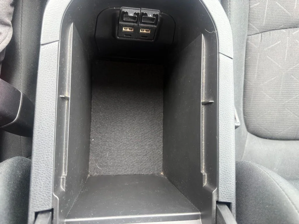 Used 2019 White Toyota XLE image 26