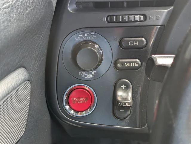 Used 2005 Sebring Silver Metallic Honda Base image 13