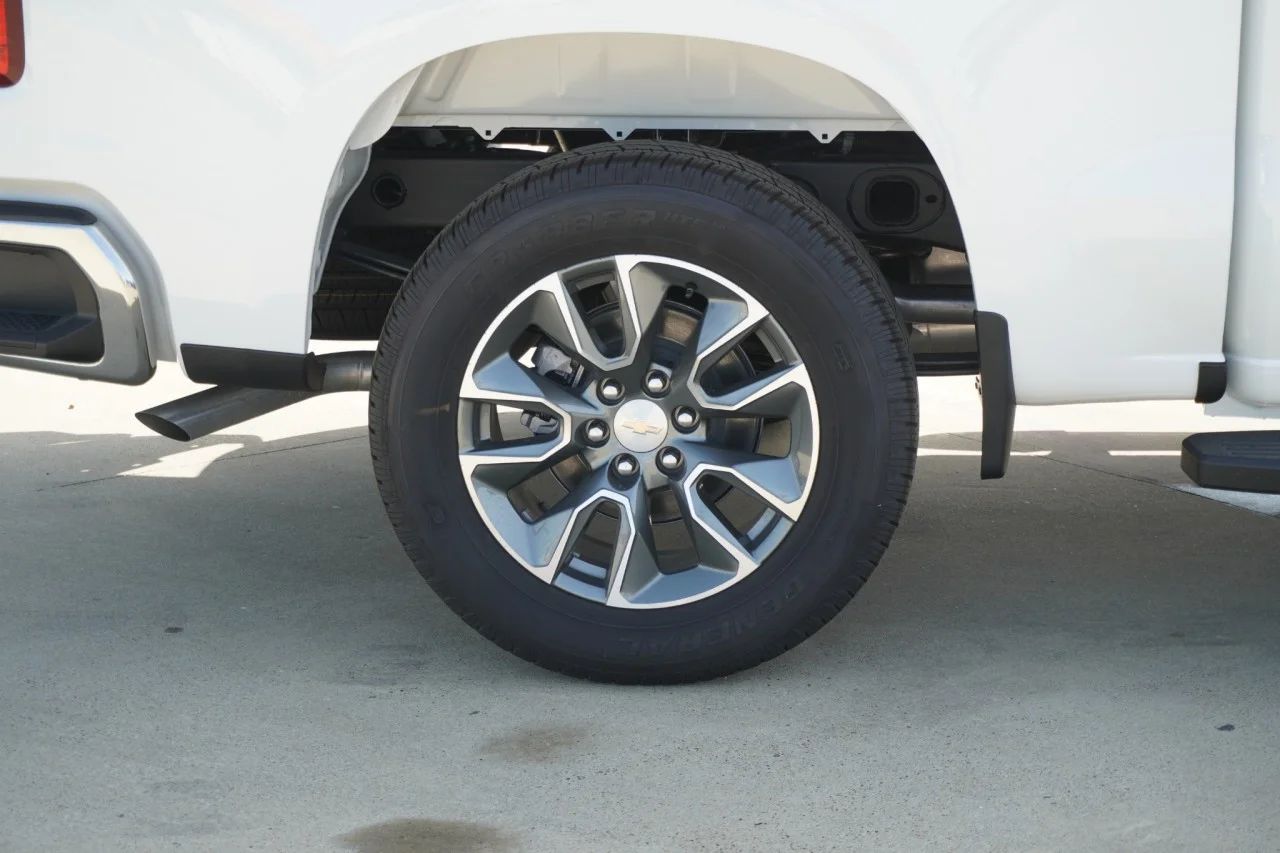 2026 Chevrolet Silverado 1500 LT - Photo 6
