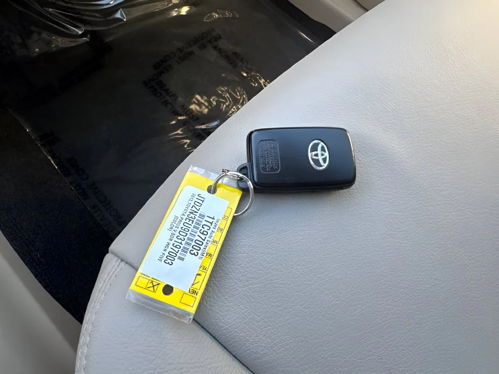 Used 2013 Blue Toyota Two image 27