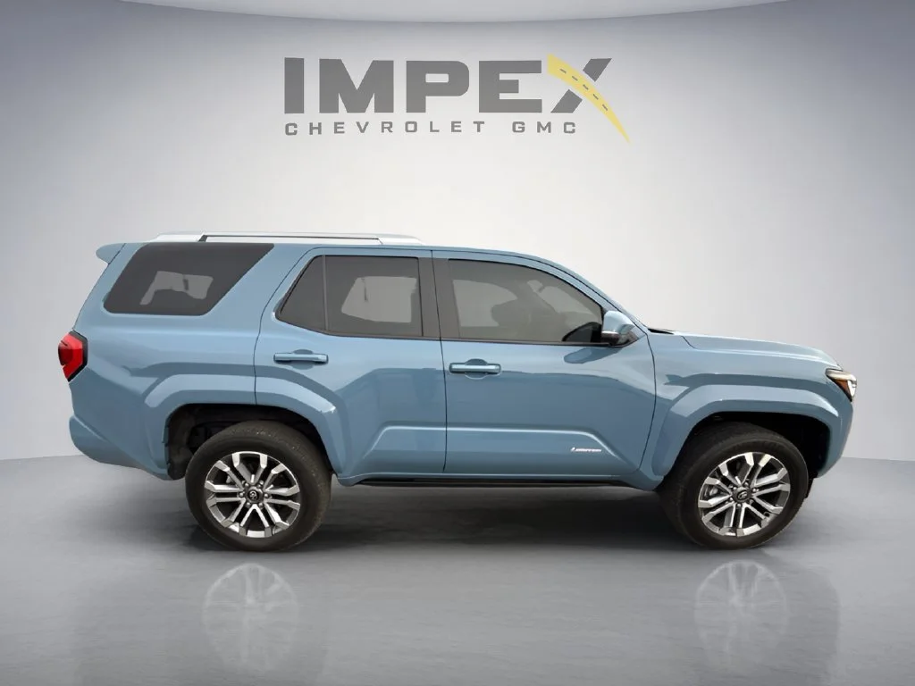 Used 2025  Toyota SR5 image 6