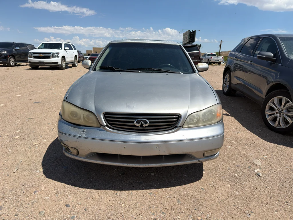 Used 2002  INFINITI Luxury image 2