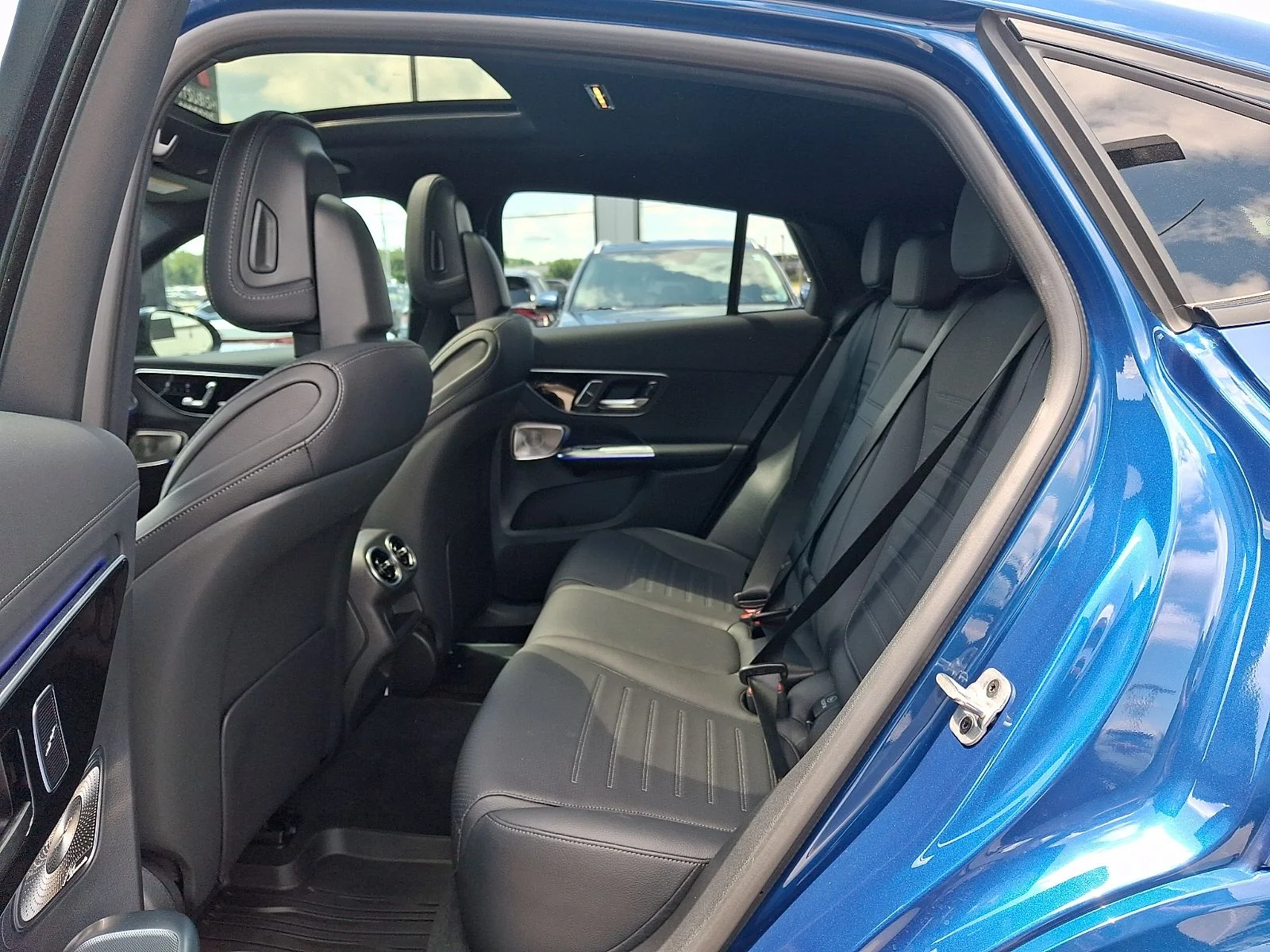 Used 2025  Mercedes-Benz GLC 300 Coupe image 10