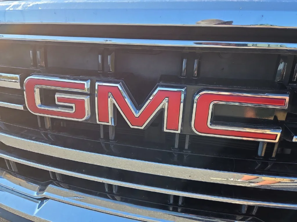 Used 2021 Black GMC SLT image 23