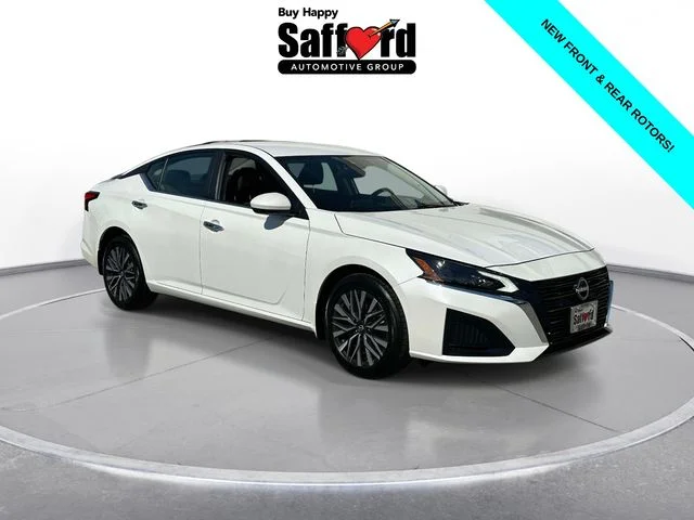 Used 2023 White Nissan 2.5 SV image 6