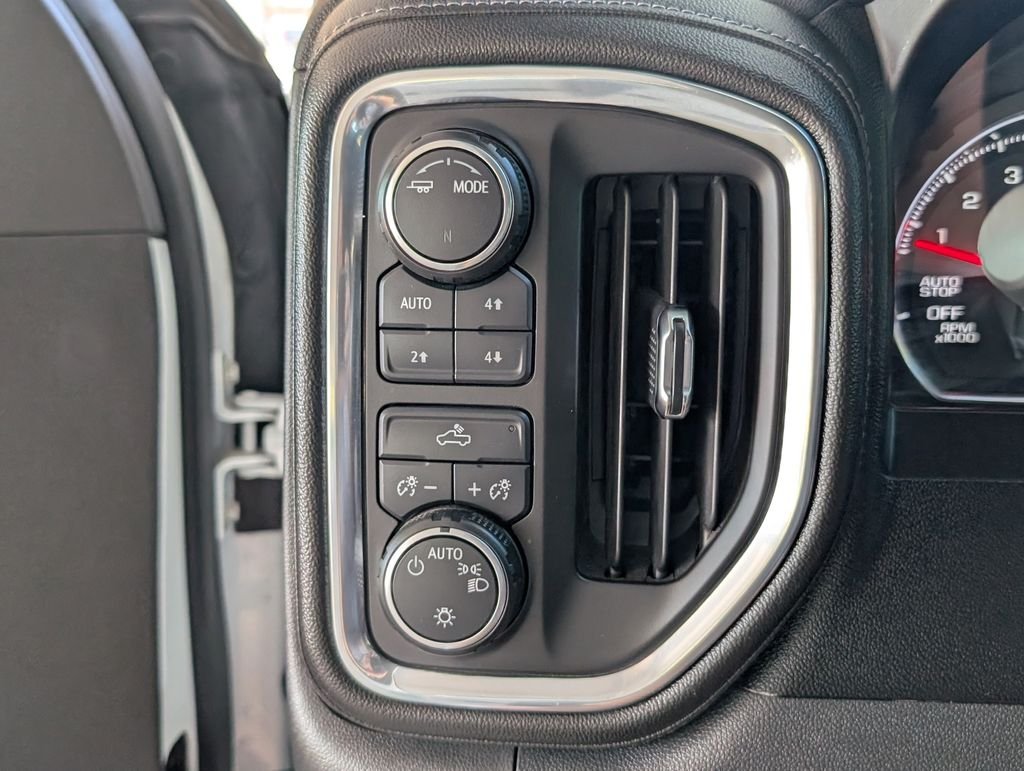 Used 2020 SUMMIT WHITE Chevrolet LT image 11