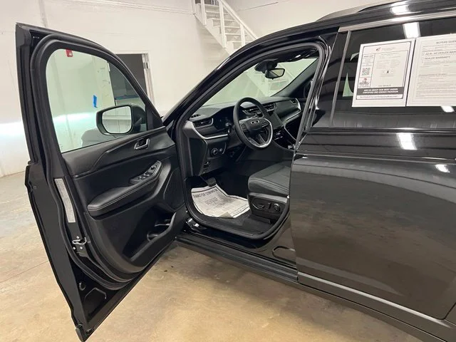 Used 2024 Black Jeep Laredo X image 21