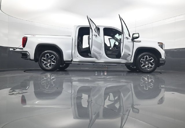 2023 GMC Sierra 1500 SLT - Photo 33