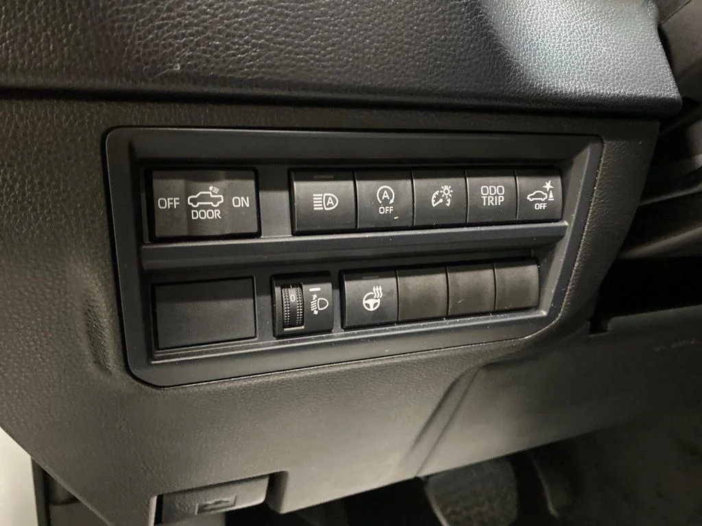 Used 2025 Ice Toyota SR5 image 20