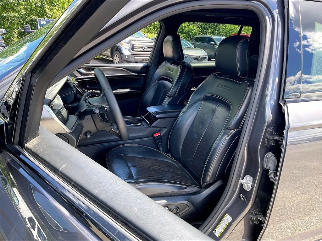 Used 2023 Baltic Gray Metallic Clearcoat Jeep Overland image 9