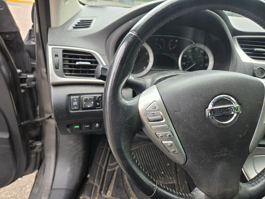 Used 2015 Gray Nissan SV image 10