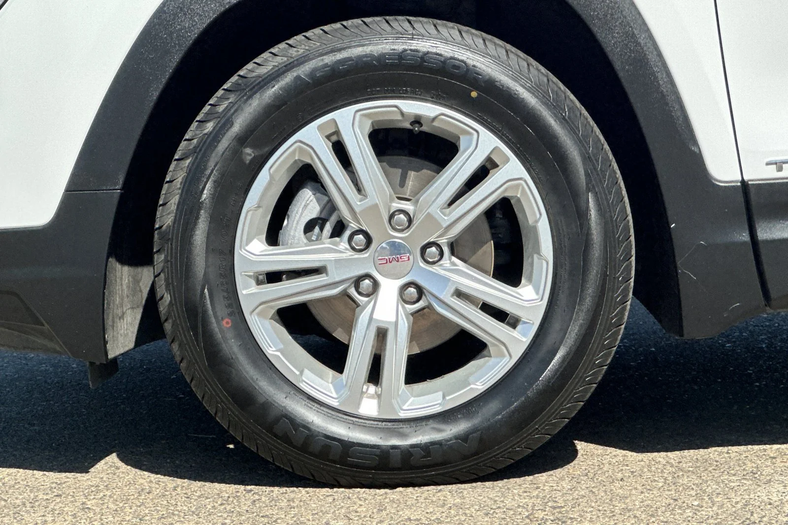 Used 2024 Summit White GMC SLE image 26