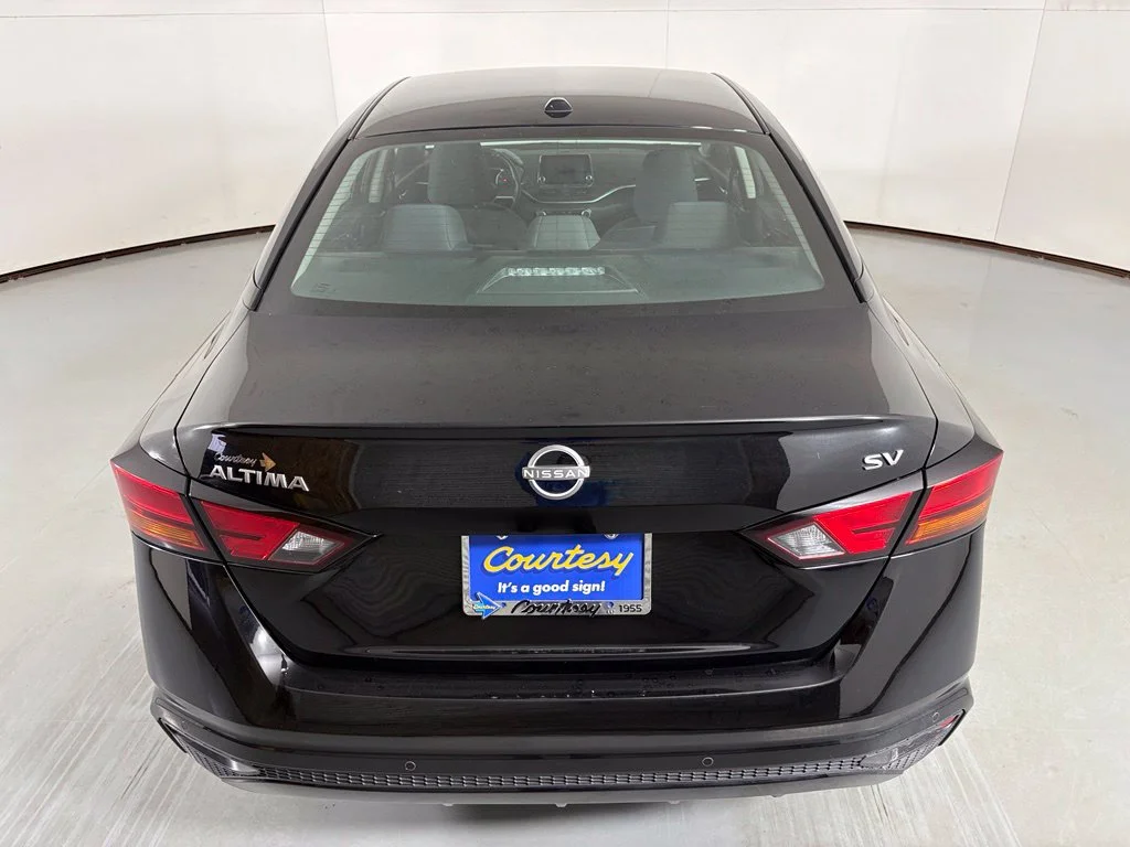 Used 2024 Black Nissan 2.5 SV image 7