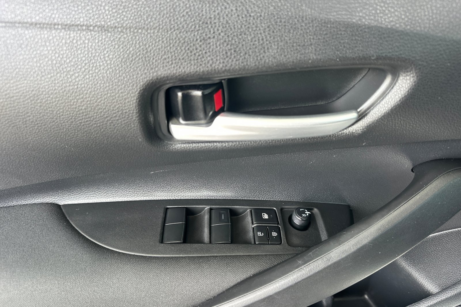 Certified Used 2021 Super White Toyota LE image 10