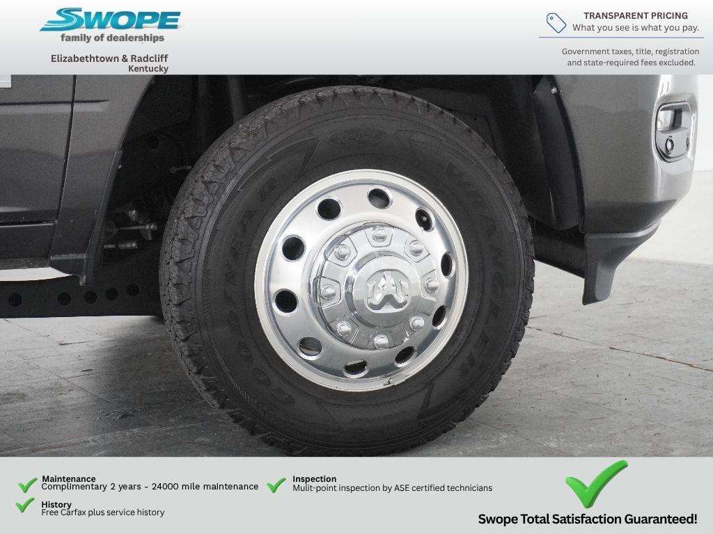 Used 2025 Granite Crystal Metallic Clearcoat Ram Laramie image 25