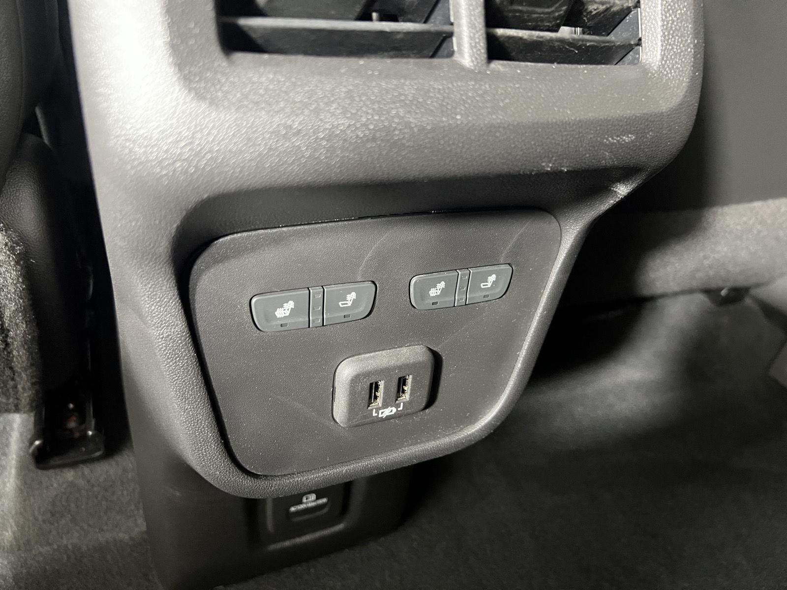Used 2022 Blue Glow Metallic Chevrolet Premier image 21