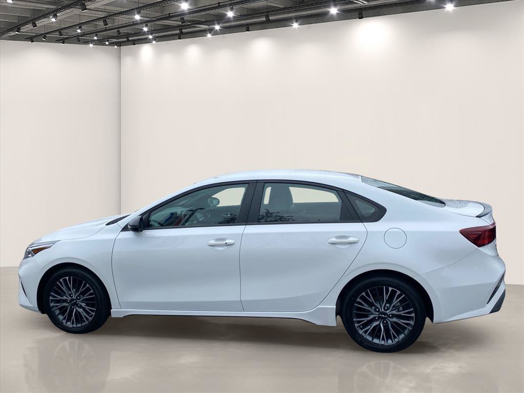 Certified Used 2023 Snow White Pearl Kia GT-Line image 5