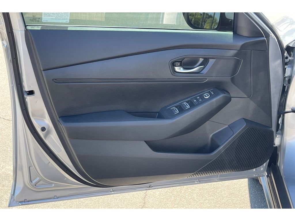 Used 2024 Solar Silver Metallic Honda LX image 11