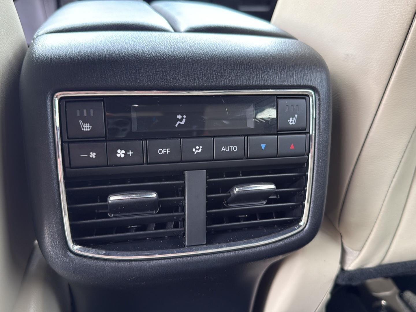 Used 2018 Titanium Flash Mica Mazda Grand Touring image 17
