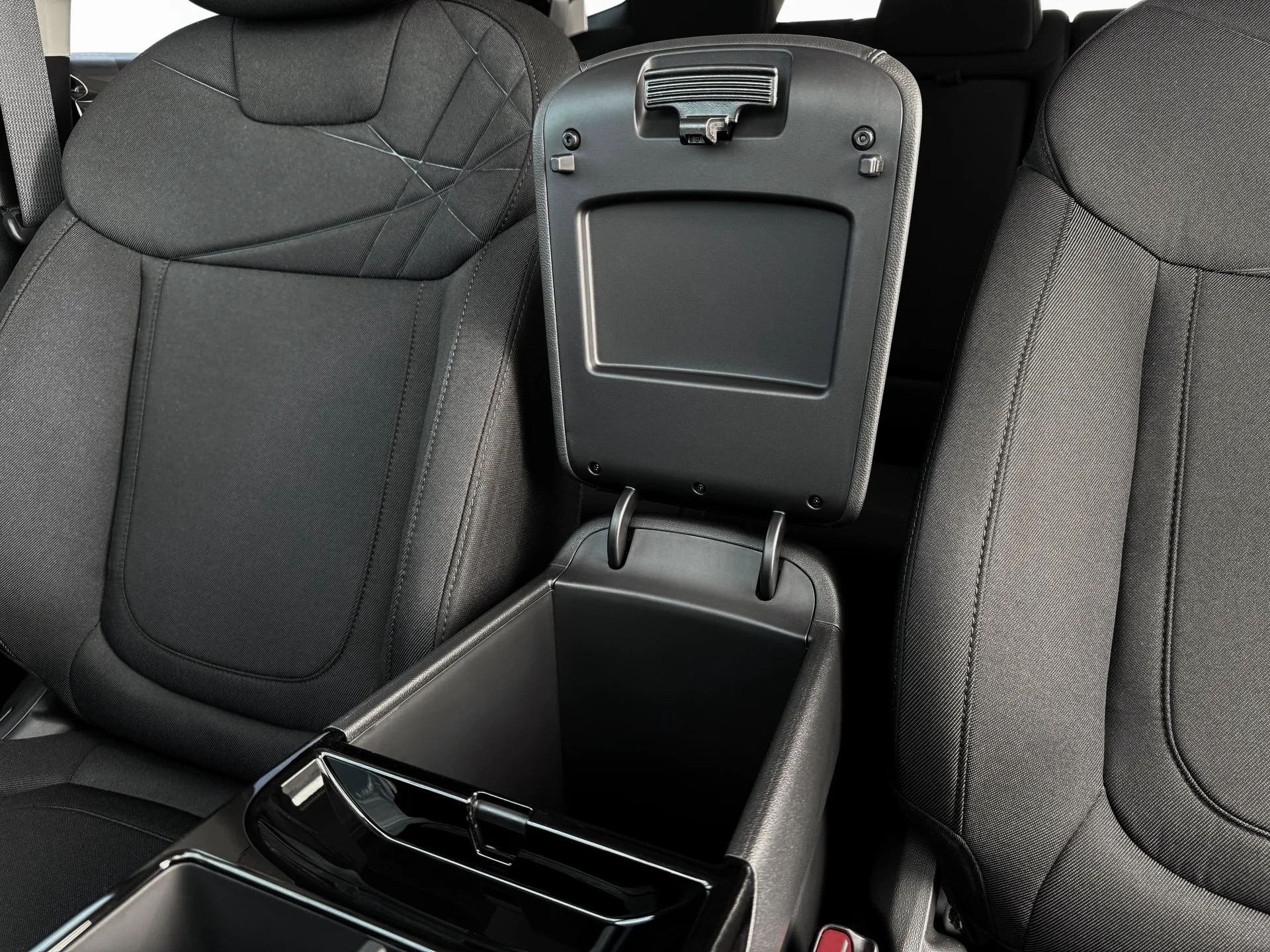 2025 Hyundai Tucson SEL - Photo 17