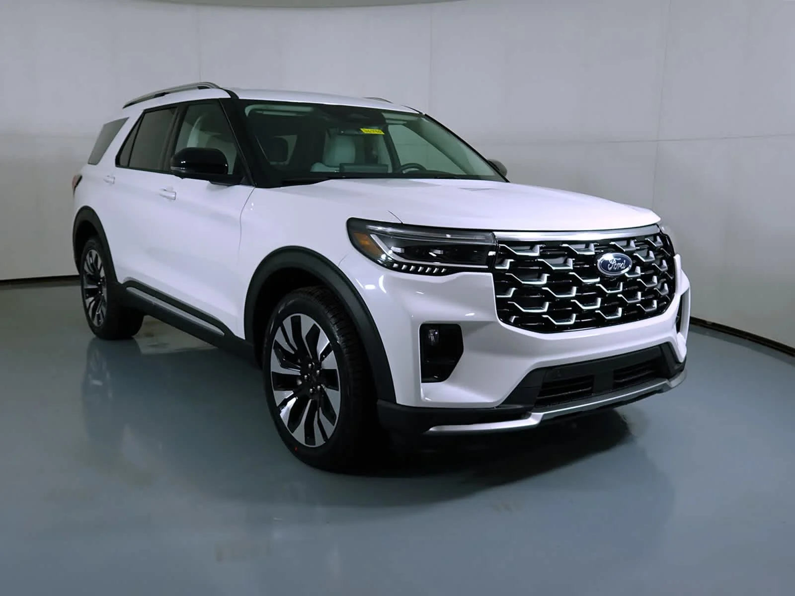 2026 Ford Explorer Platinum 4WD's photo