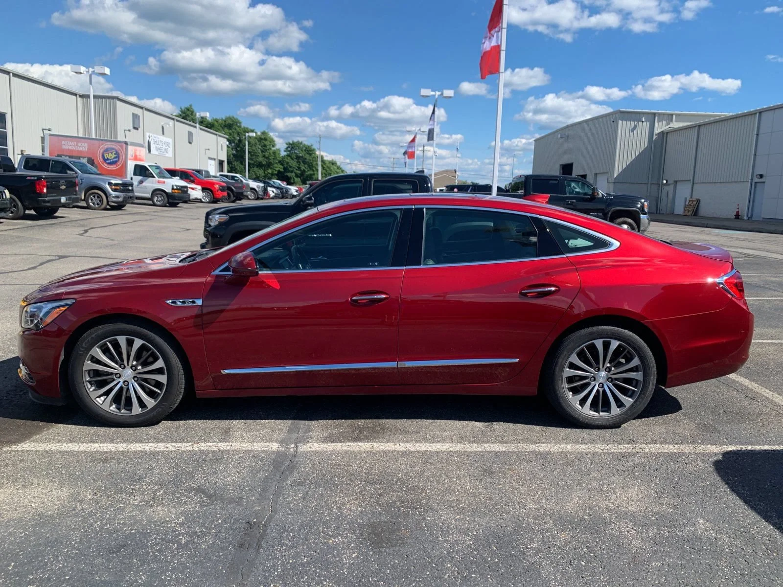 Used 2019 RED QUARTZ TINTCOAT Buick Essence image 6