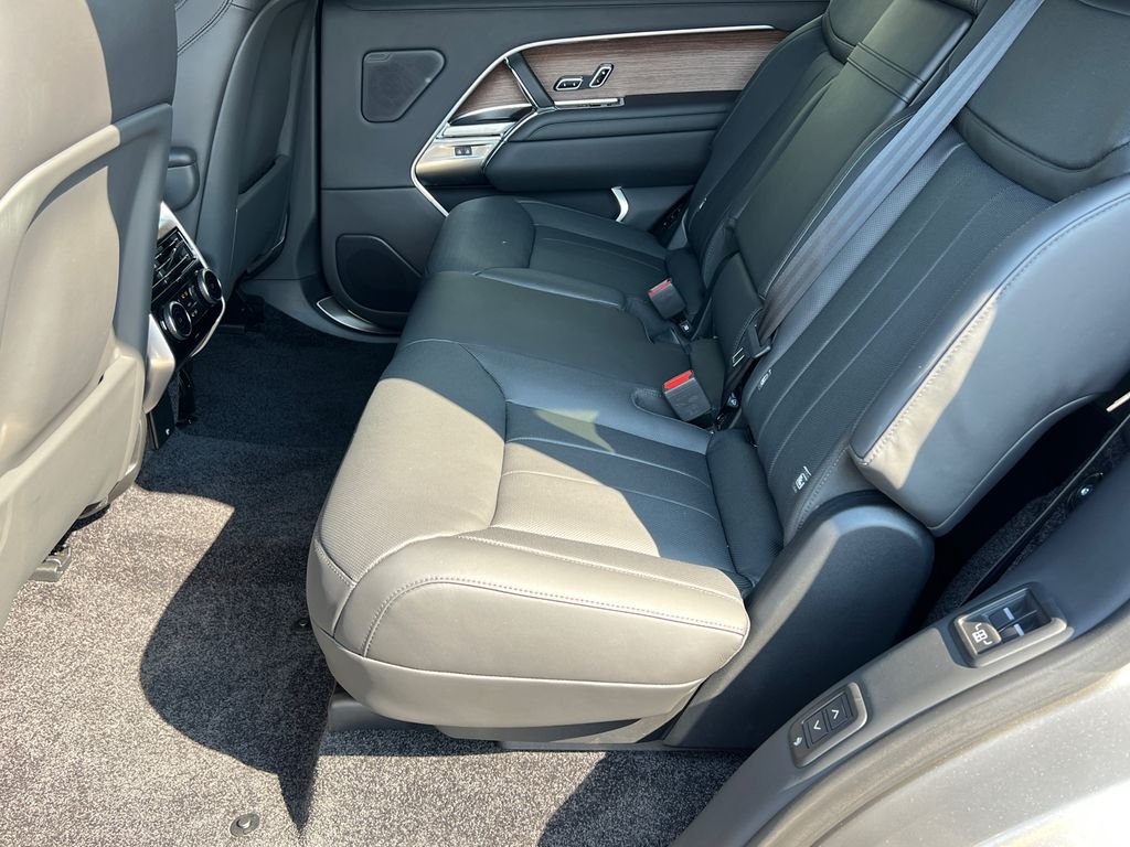Used 2025 Gold Land Rover SE image 25