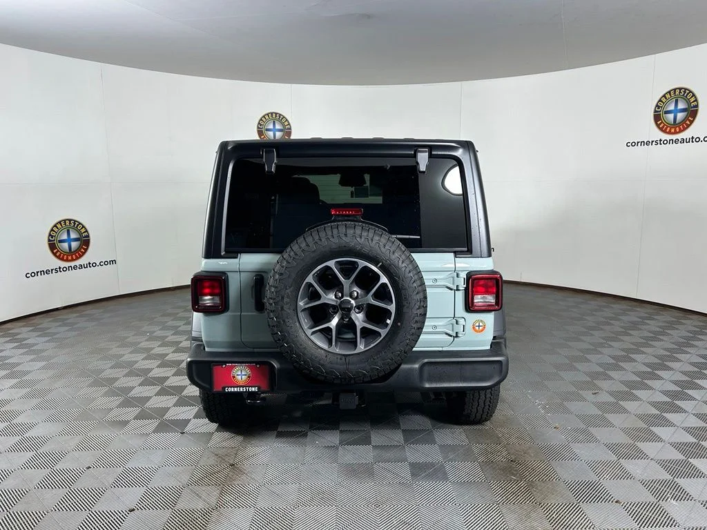 New 2026 Earl Clear-Coat Exterior Paint Jeep Sport S image 15