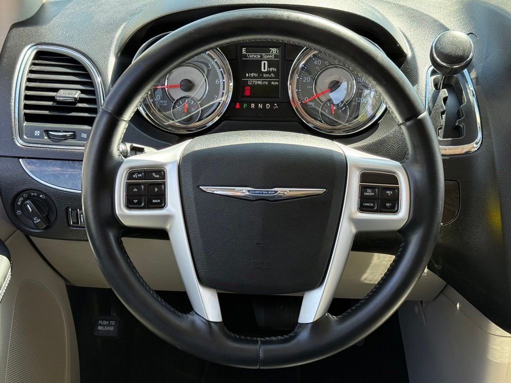 Used 2014 Brilliant Black Crystal Pearlcoat Chrysler Touring image 19