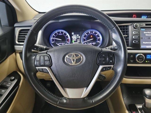 Used 2018 Ooh La La Rouge Mica Toyota SE image 16