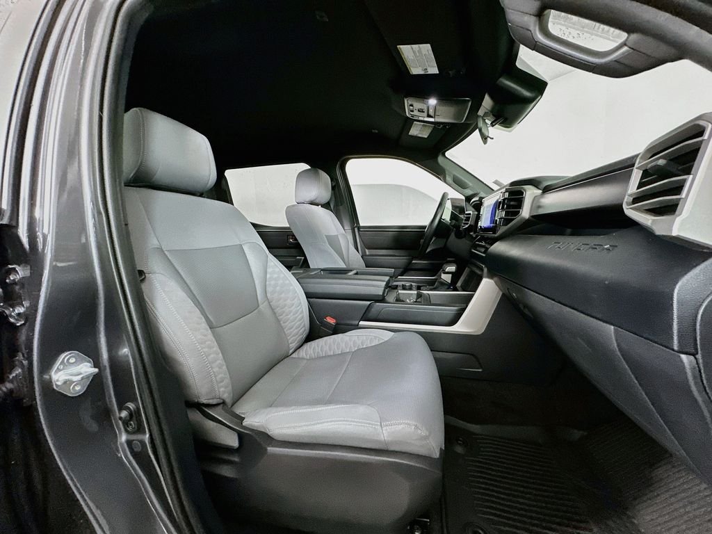 2025 Toyota Tundra SR5 - Photo 28