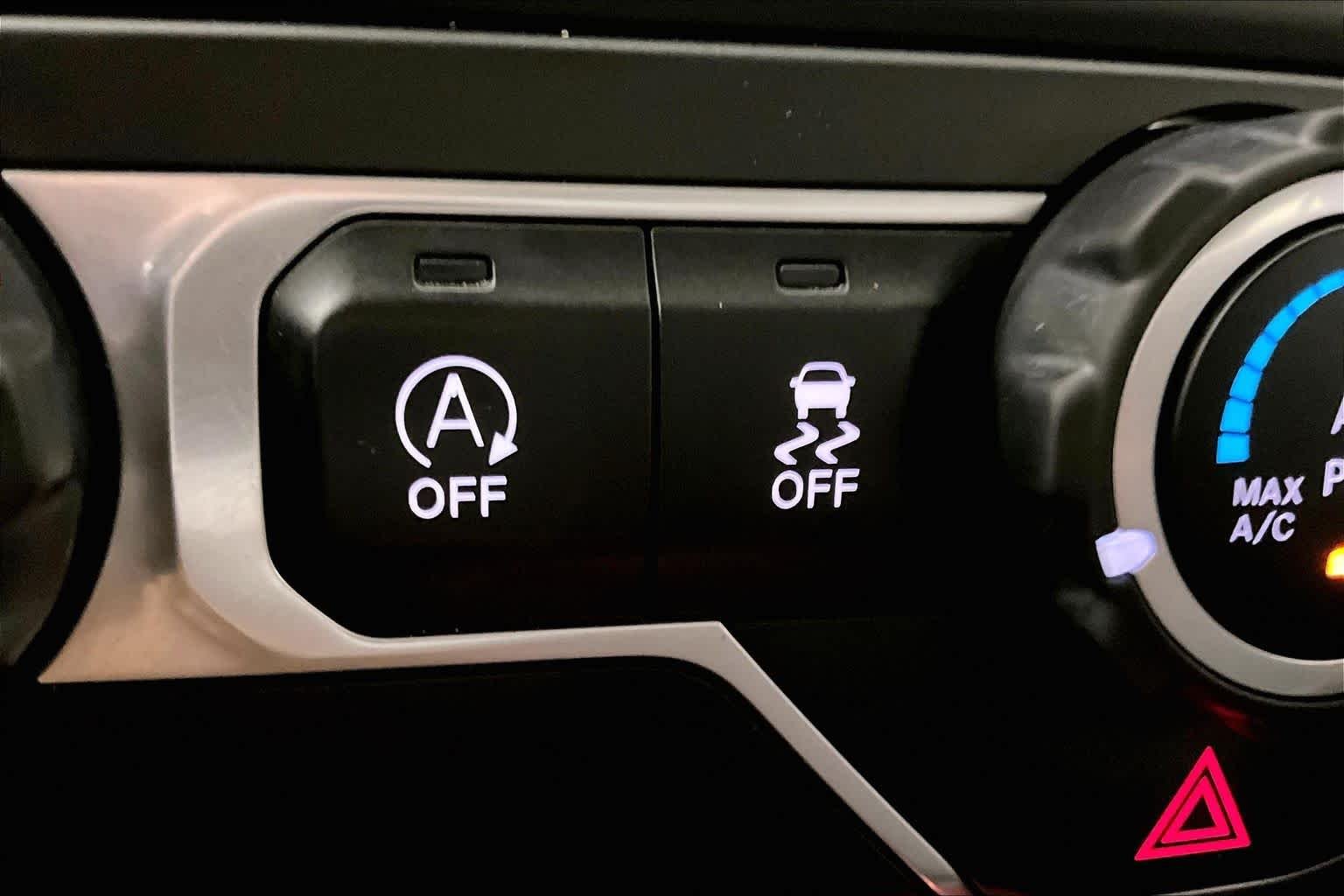 Used 2018 Bright White Clear Coat Jeep Sport S image 32