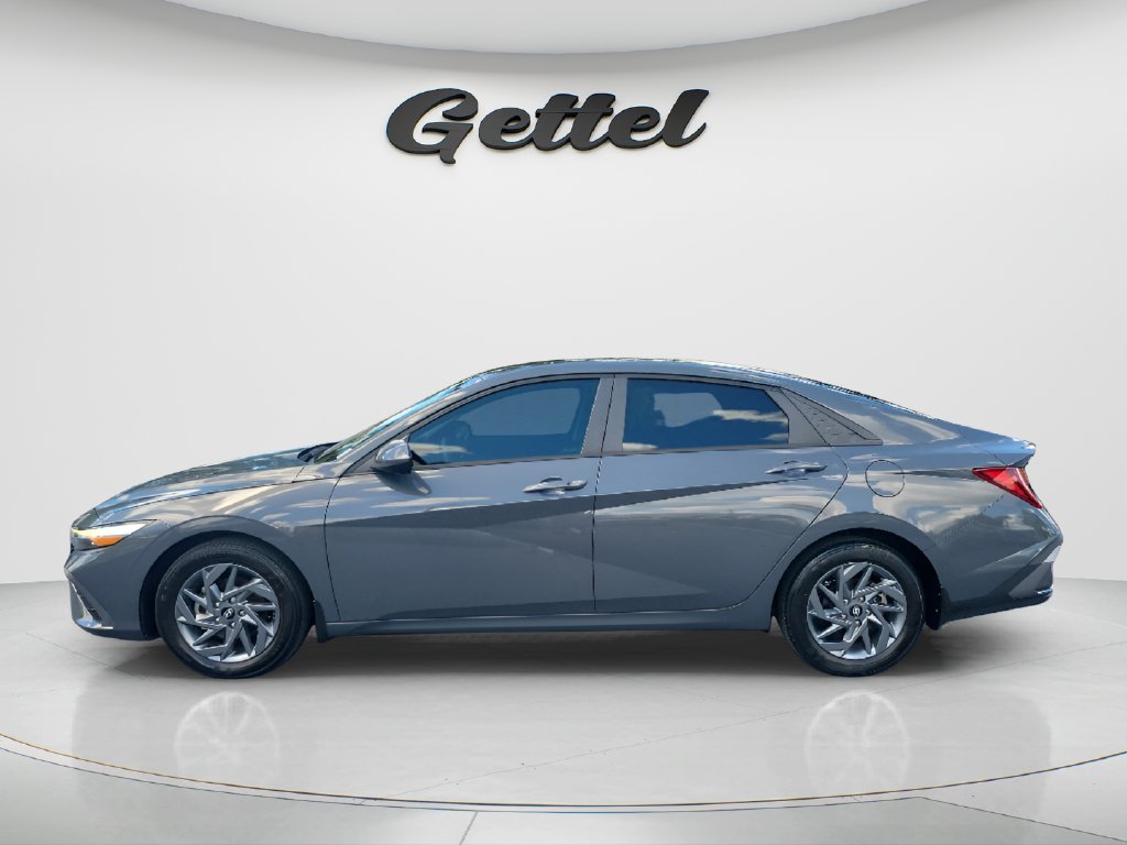 Used 2024 Gray Hyundai SEL image 8