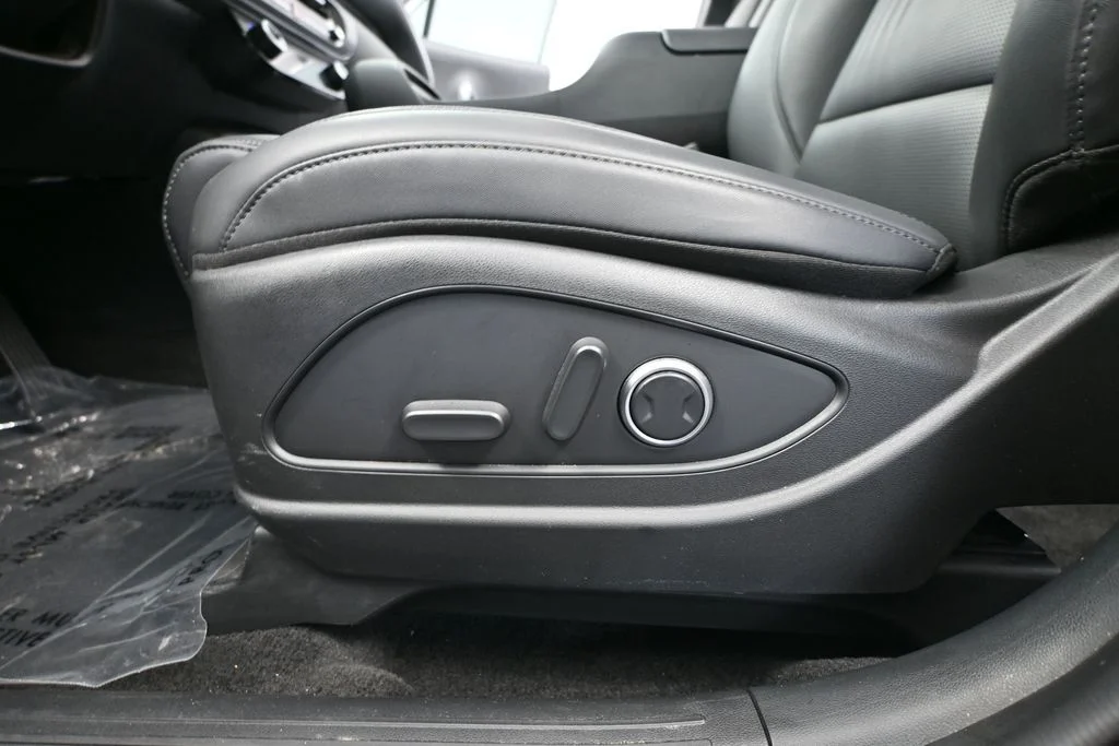 Used 2026 White Hyundai SEL Lite Roof Damage image 45