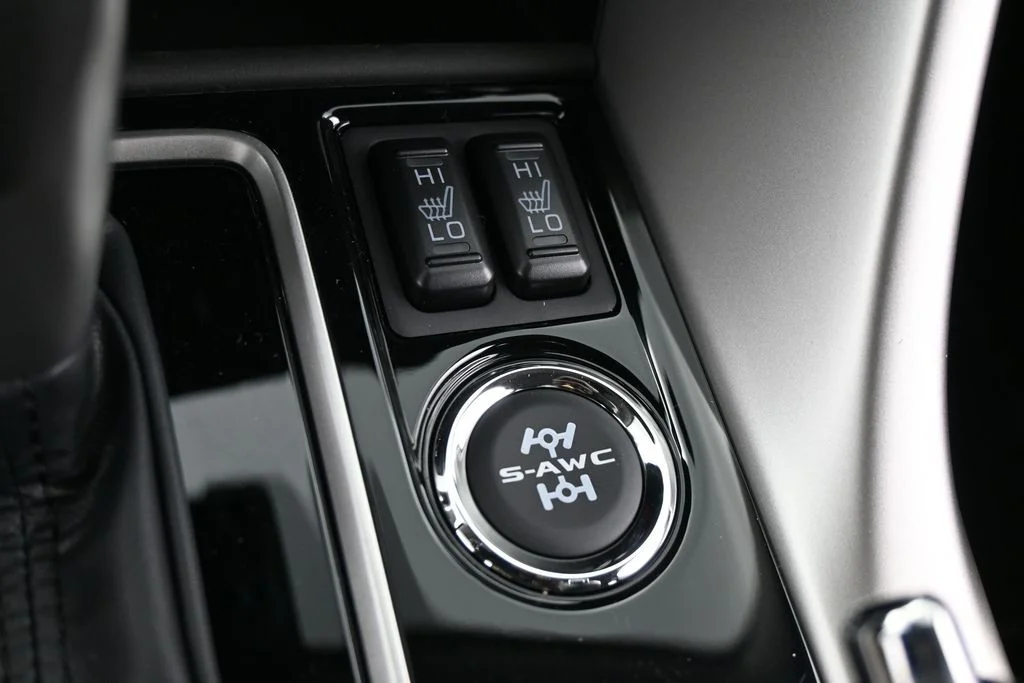 New 2026 Silver Mitsubishi LE 1.5T S-AWC image 21