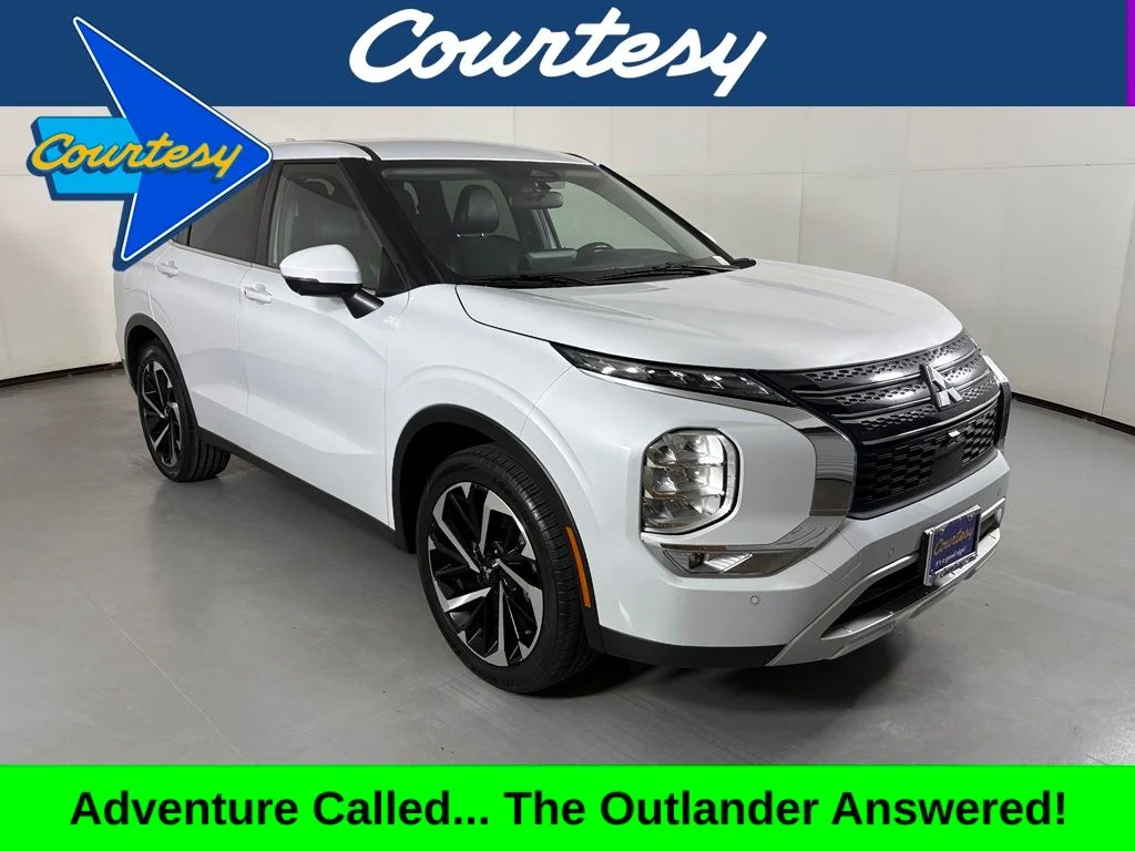 Used 2024 White Mitsubishi SE image 1