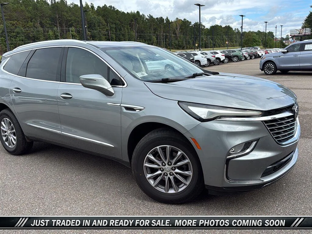 2023 Buick Enclave Essence
