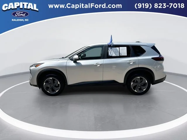 Used 2025 Silver Nissan SV image 5