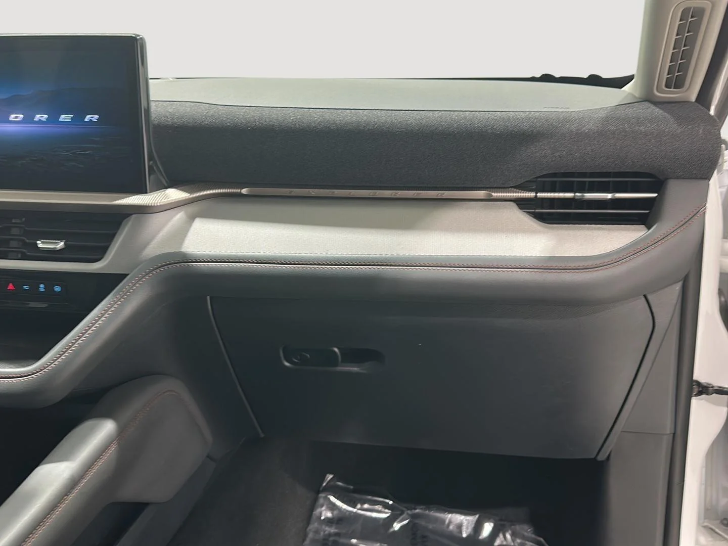 Used 2025 White Ford Active image 27