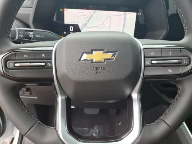 New 2026 Summit White Chevrolet WT image 11
