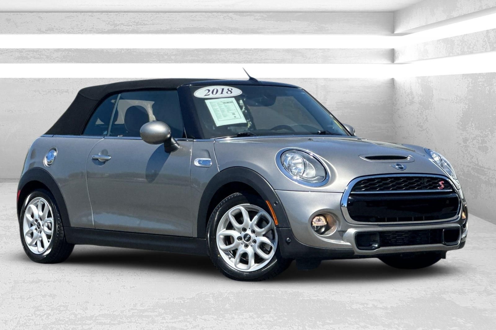 2018 MINI Cooper S Convertible's photo