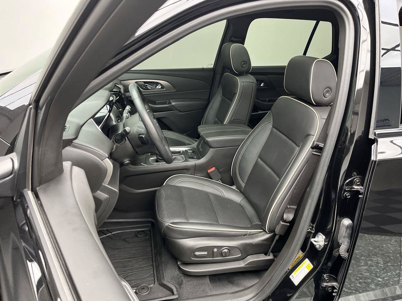 2022 Chevrolet Traverse Premier - Photo 10
