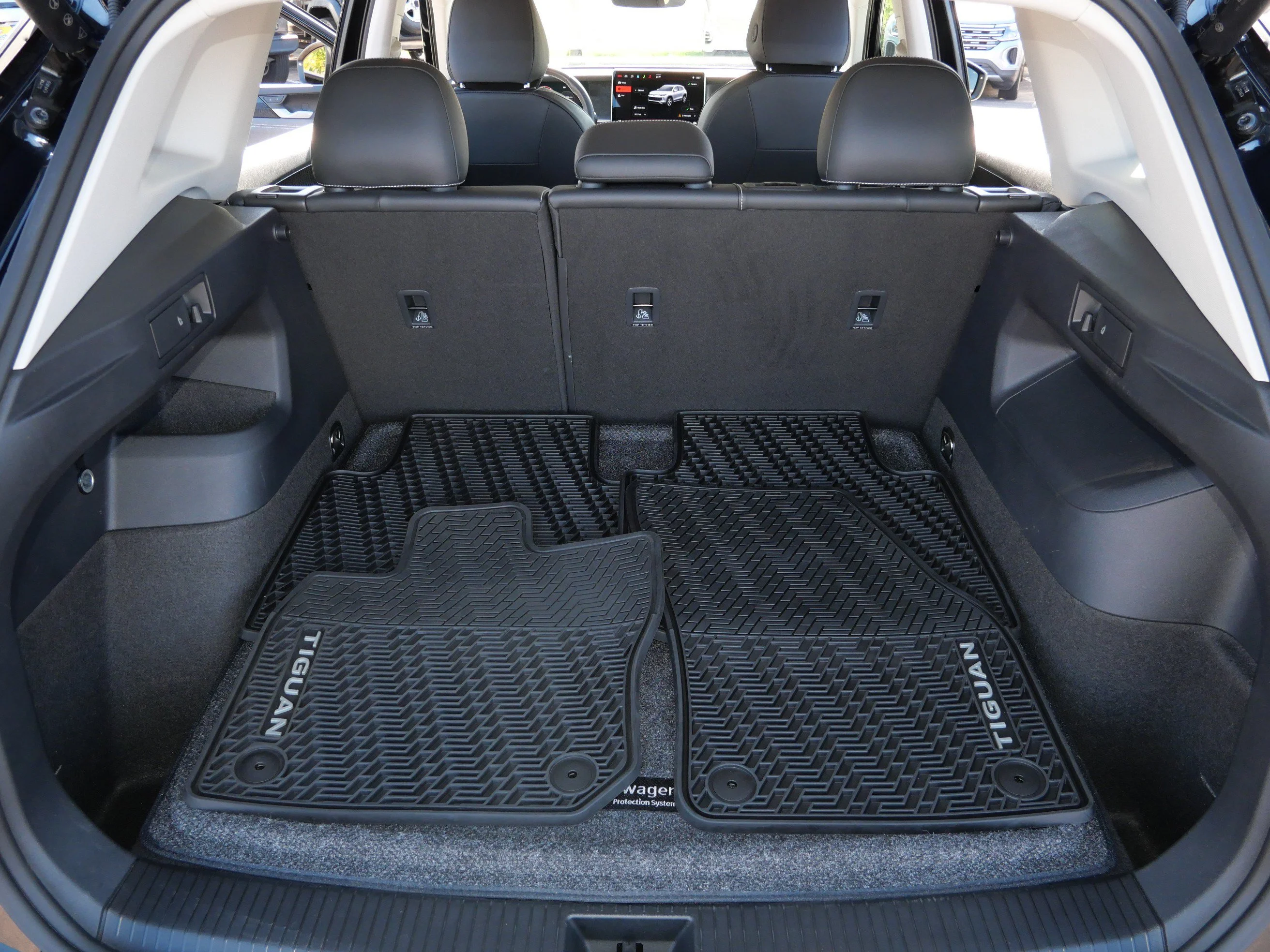Certified Used 2025 Deep Black Pearl Volkswagen SE image 18