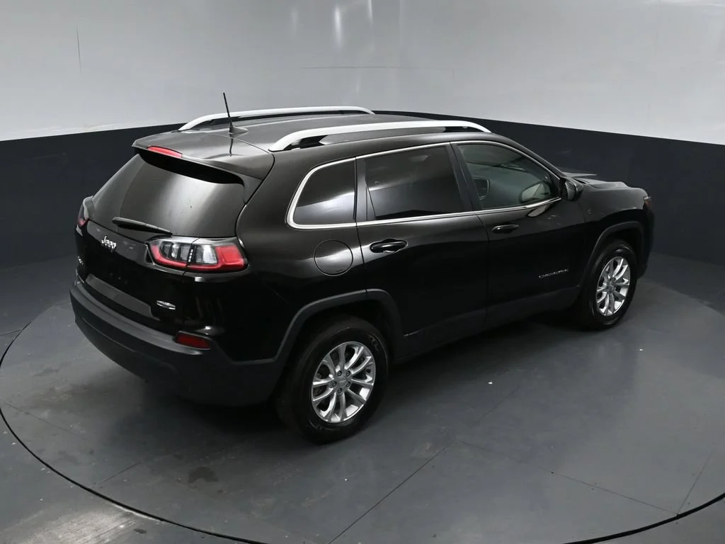 Used 2019 Black Jeep Latitude image 34