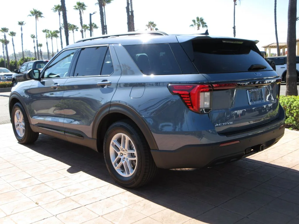 New 2026 Vapor Blue Metallic Ford Active image 2