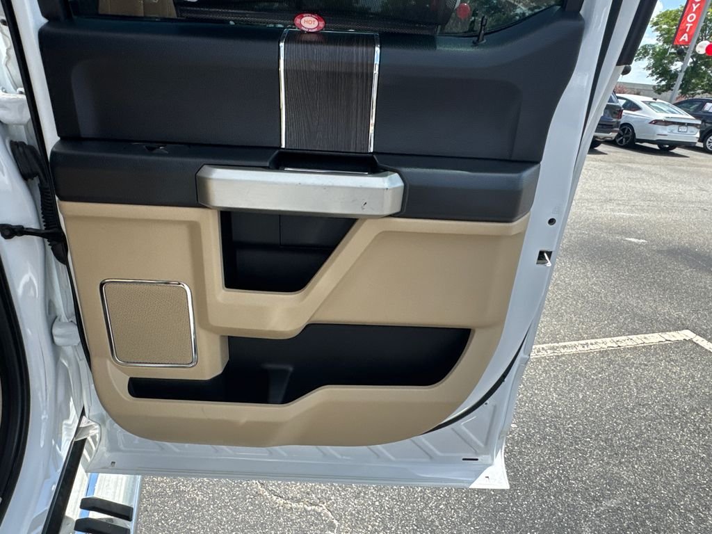 Used 2020 White Ford Lariat image 16