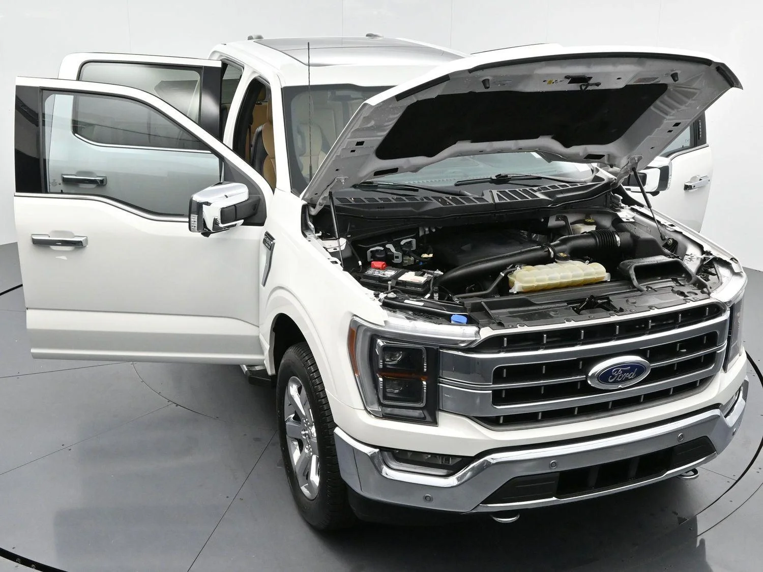 Used 2022 Star White Metallic Tri-Coat Ford LARIAT image 47